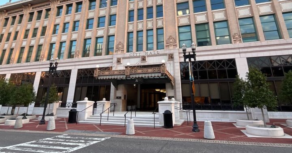 Activist groups to hold rally for Jacksonville Mayor after FL AG subpoena – 104.5 WOKV