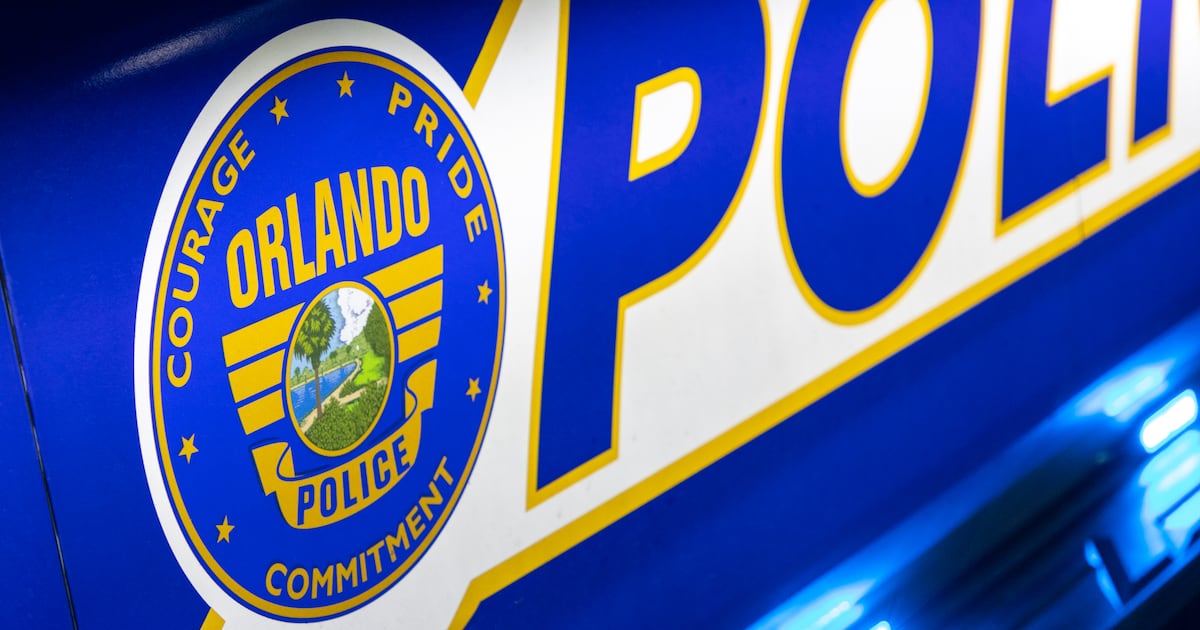 Officers accidentally discharge their weapon during a school lockdown search in Orlando – WFTV