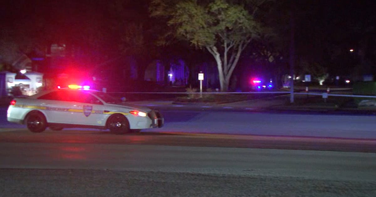 Fatal crash on Hodges Boulevard and Richmond Park Drive – Action News Jax