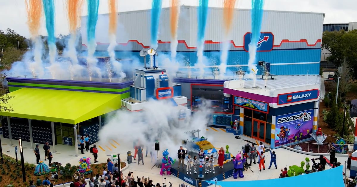LEGOLAND Florida Galacticoaster – Build Digital Starships & Ride the Indoor Space Coaster