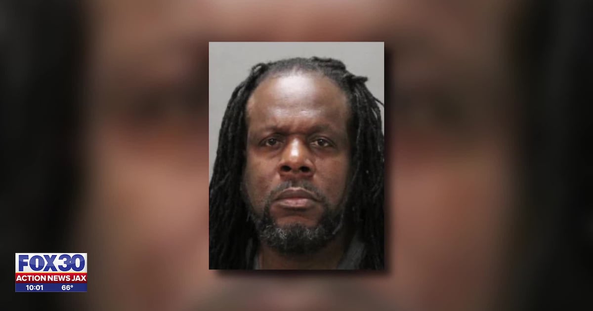 Jacksonville mother sues apartment owner as landscaper faces sex crimes against 12-year-old daughter – 104.5 WOKV