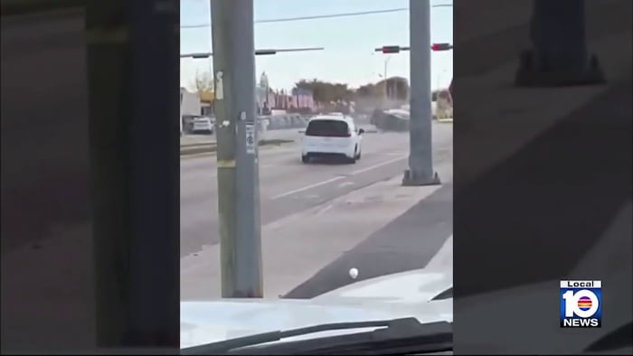 Burglary suspect crashes after wild chase in northwest Miami-Dade