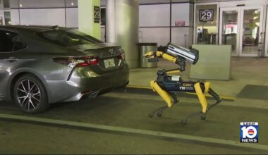 Robot helps to identify explosive during simulation at Miami airport