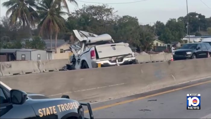 1 dead in Turnpike crash in Hollywood