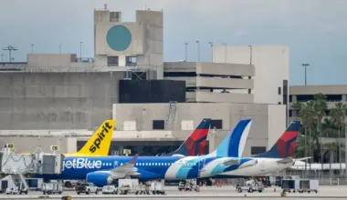 Spirit Airlines cancellations strand hundreds as staffing shortfalls and lone network leave travelers isolated