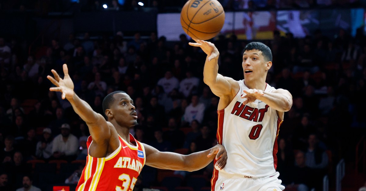 Johnson, McCollum lead Hawks to commanding 127-115 victory in Miami