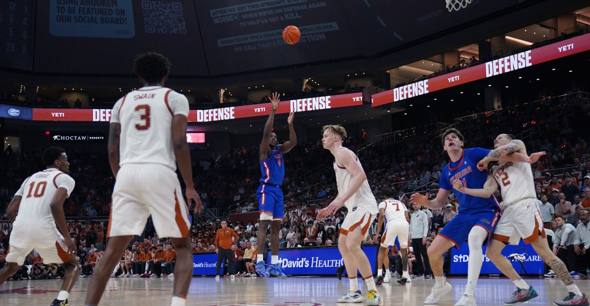 No. 7 Florida runs away from Texas in second half for 84-71 victory