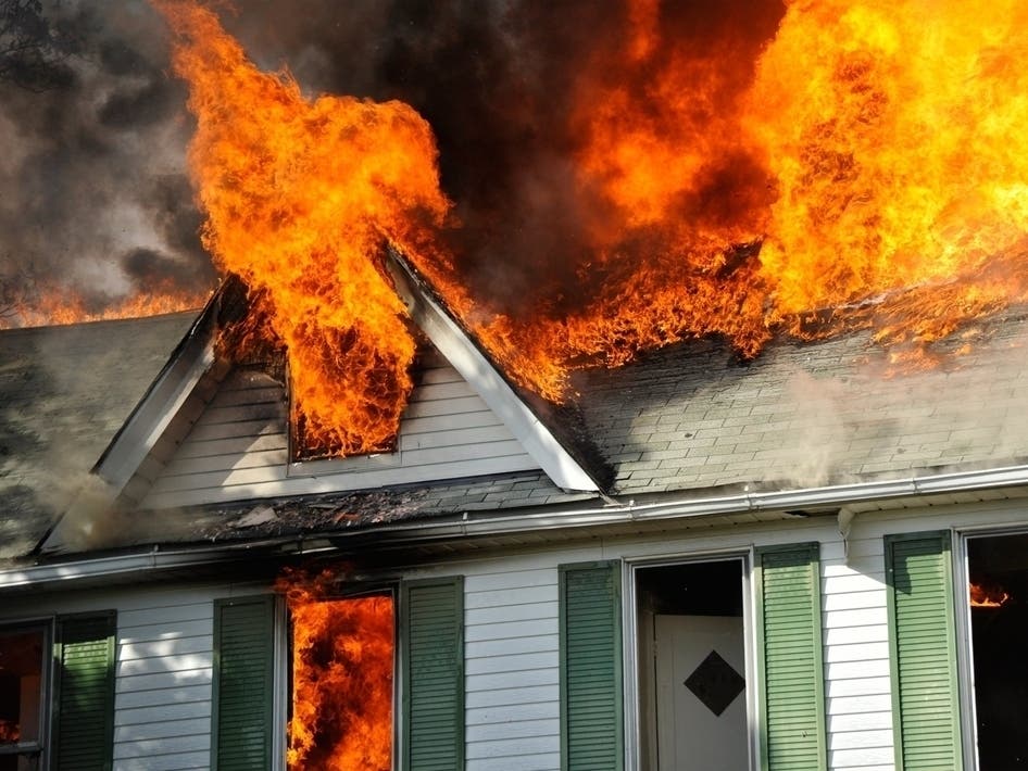 Tampa Guide Dies In CA Avalanche | Mar-A-Lago Intruder Shot | 2 Rescued From Fire: FL Weekend