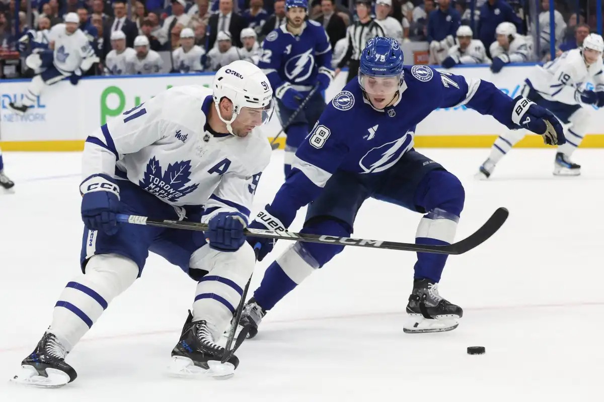 Leafs hockey returns with a whimper in Tampa Bay
