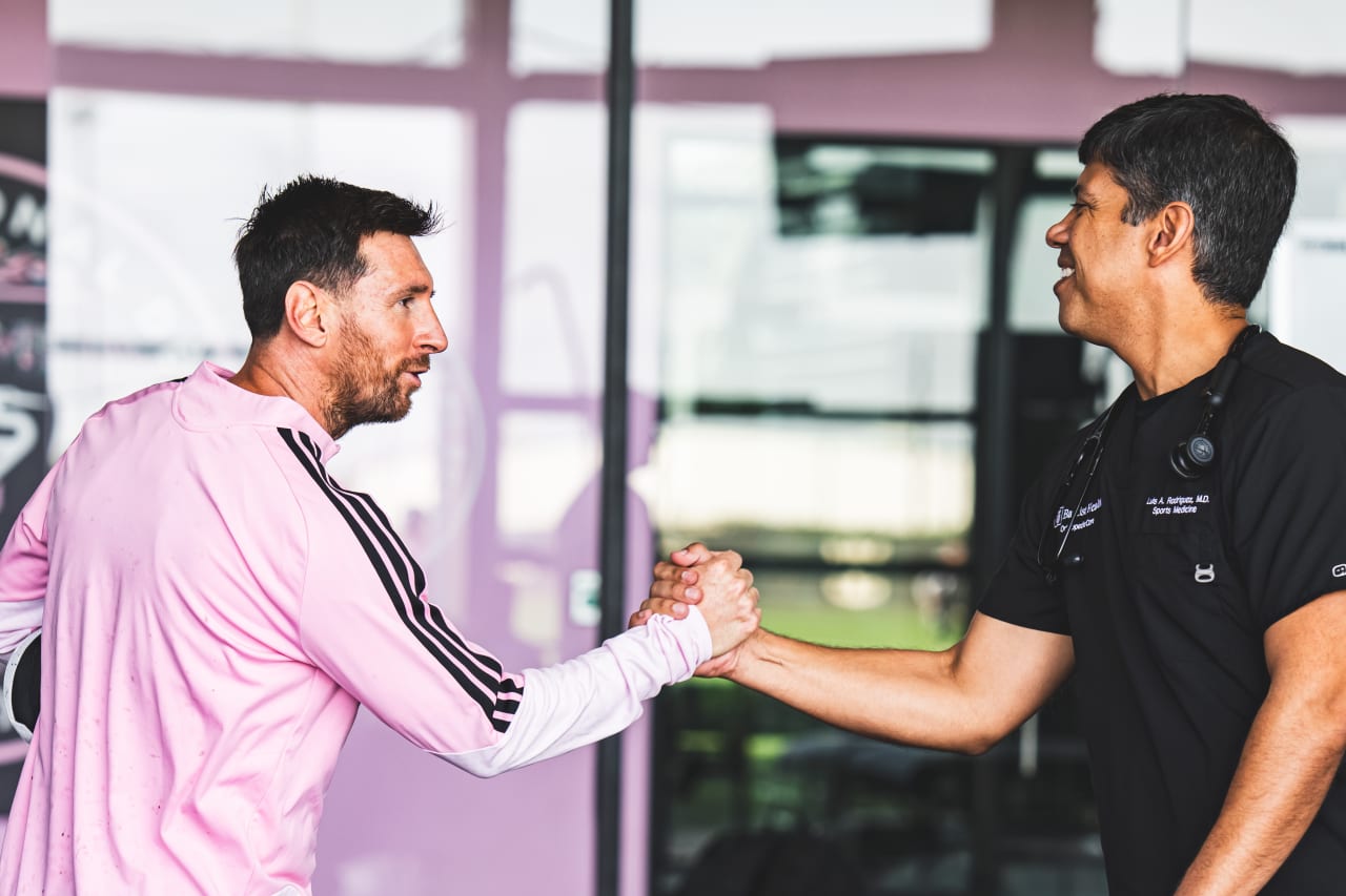 Lionel Messi and Luis Rodriguez, M.D.
