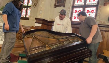 Docent hits right key at Old St. Pete’s in time for St. Pat in The Dalles — Columbia Community Connection News Mid-Columbia Region
