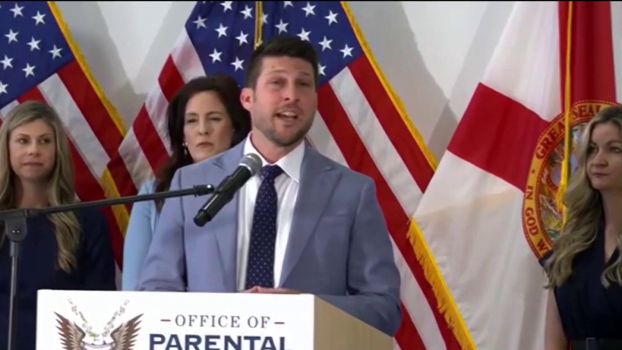 Florida AG takes up teaching position at UF