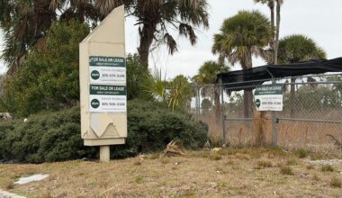 Vacant Thunderbird site for sale along Arlington Expressway