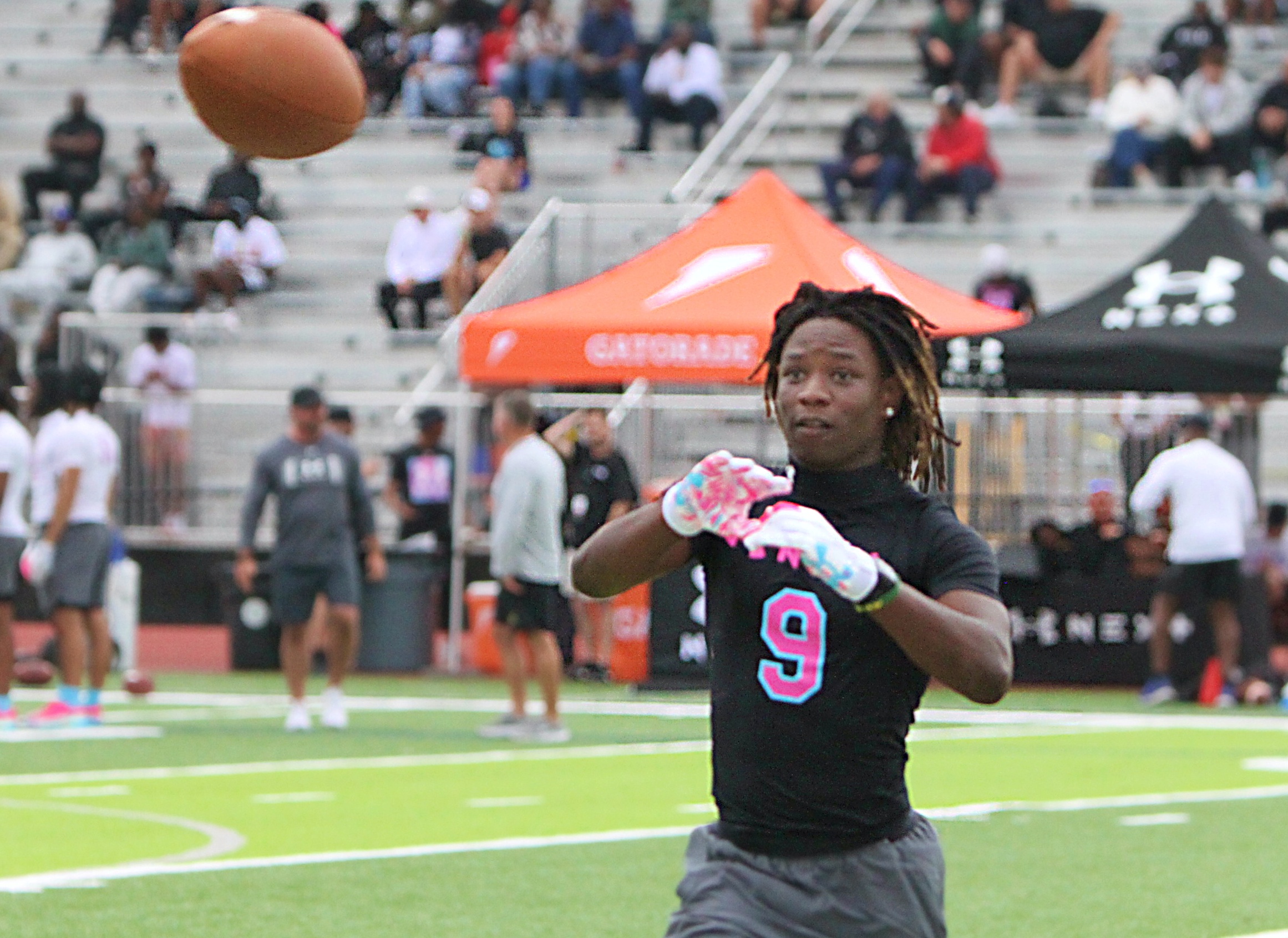 Seminole 2027 defensive back Robert Hampton Jr., at the Under...