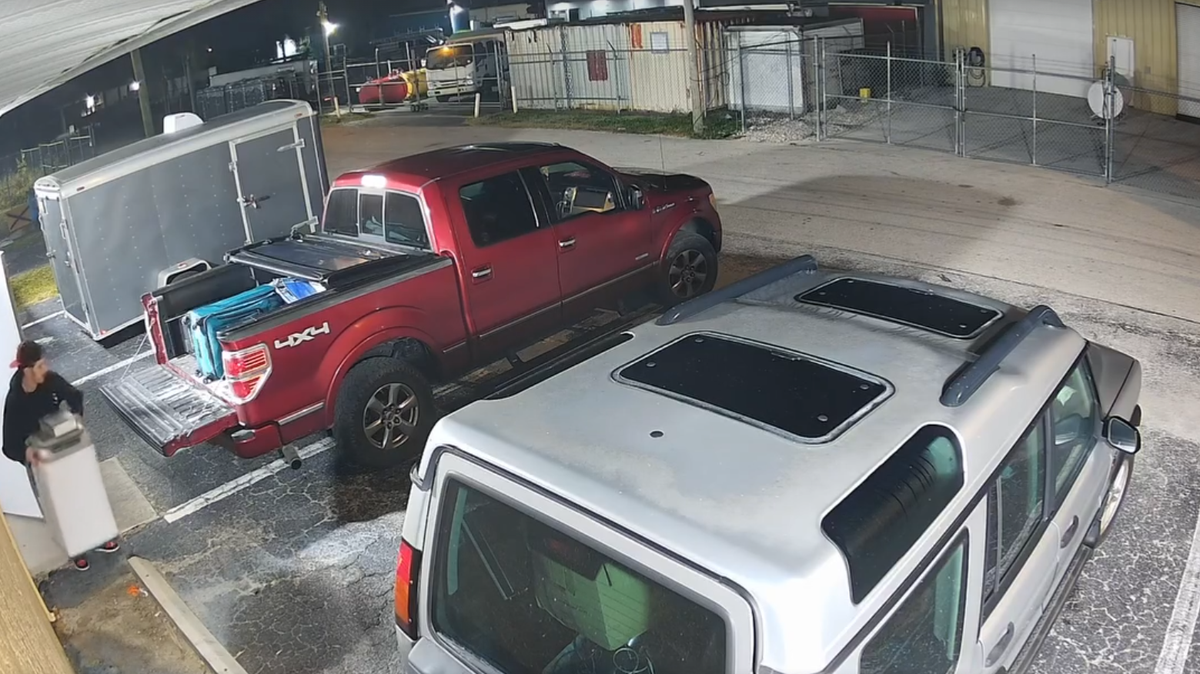 Cape Coral police ask for public's help in search of storage facility theft suspects