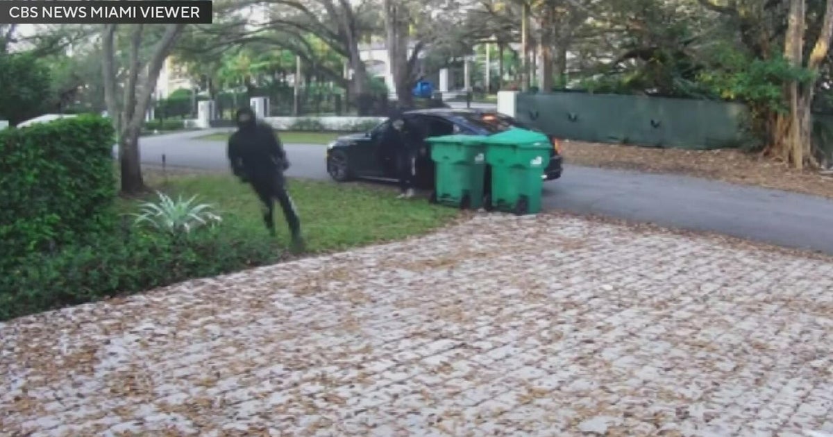 Multiple thieves caught on camera breaking into homes and cars in a Pinecrest neighborhood, police say