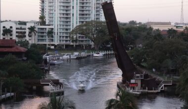 Train tunnel a 'zombie project'