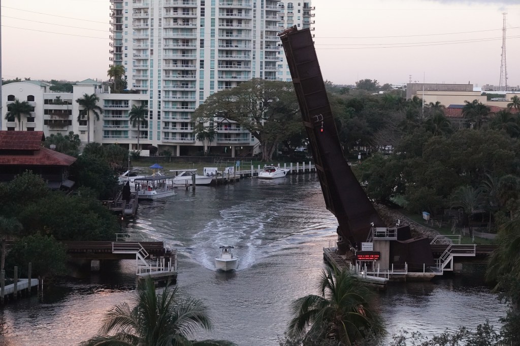 Train tunnel a 'zombie project'