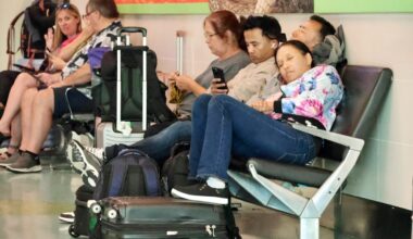 Thousands stuck at South Florida airports as blizzard paralyzes Northeast – Sun Sentinel