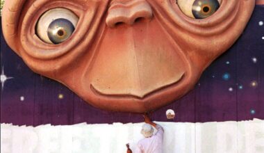 Friday Focus on famous E.T. billboard – Orlando Sentinel