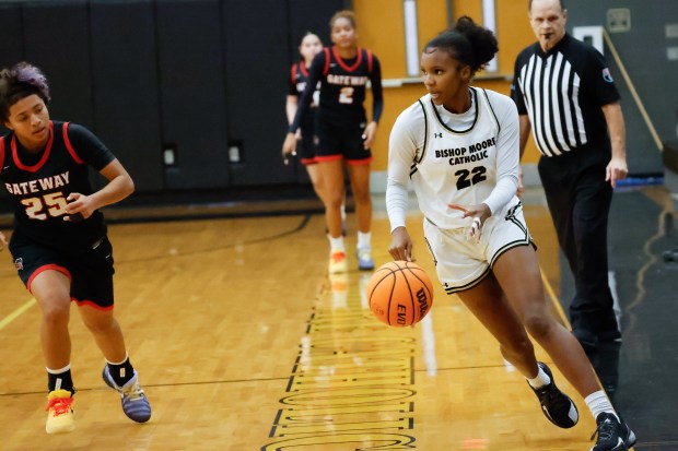 Bishop Moore girls basketball player, junior Aaliyah Figueroa, brings the ball down the court during the Gateway at Bishop Moore game on Monday, January 26, 2026. (Rich Pope/Orlando Sentinel)