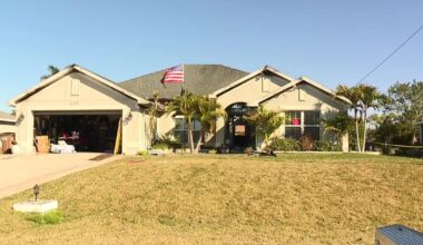 Northwest Cape Coral family escapes early morning house fire