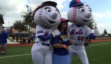 Special Olympics athletes train with Mets players