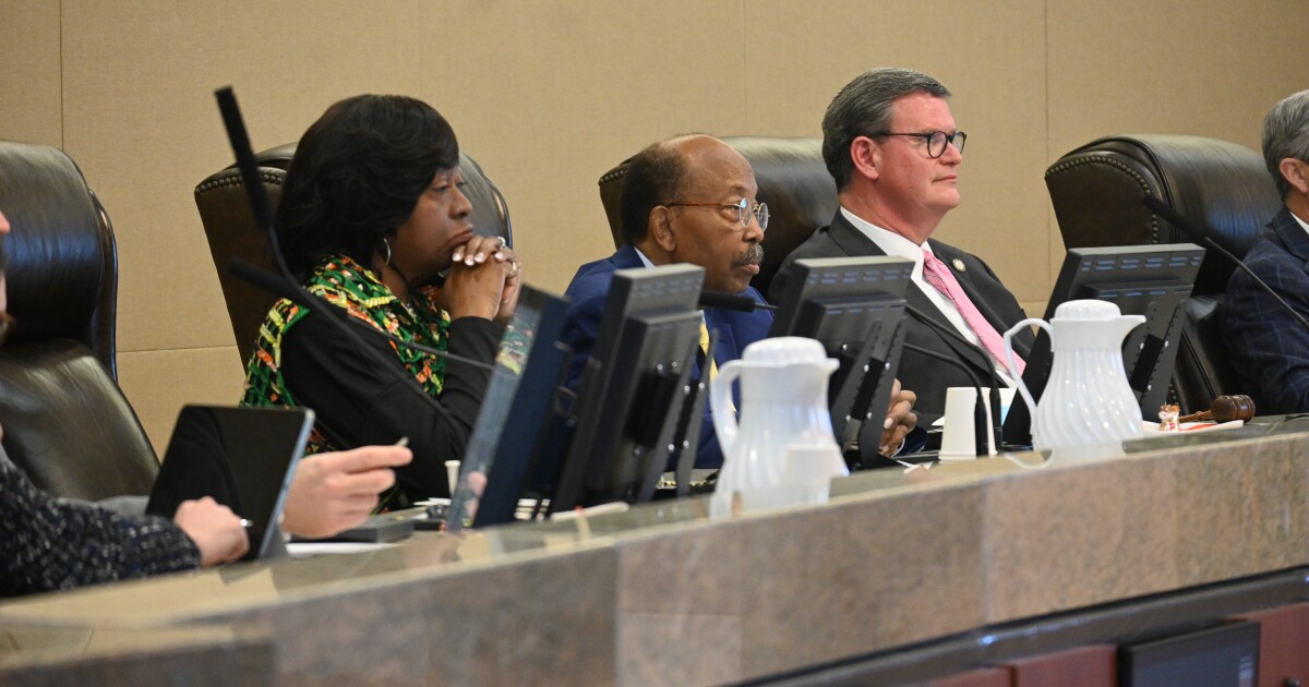 Tallahassee commission votes to limit unagendaed speaker time to 30 minutes