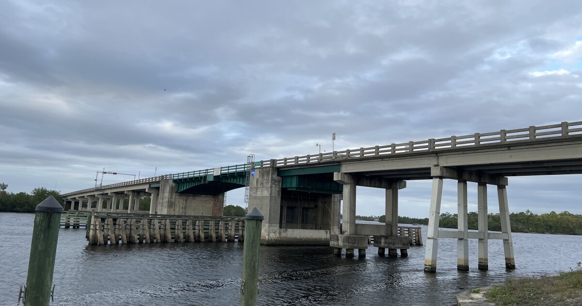 Issue with steel welds causes lane closure on Wilson Pigott Bridge