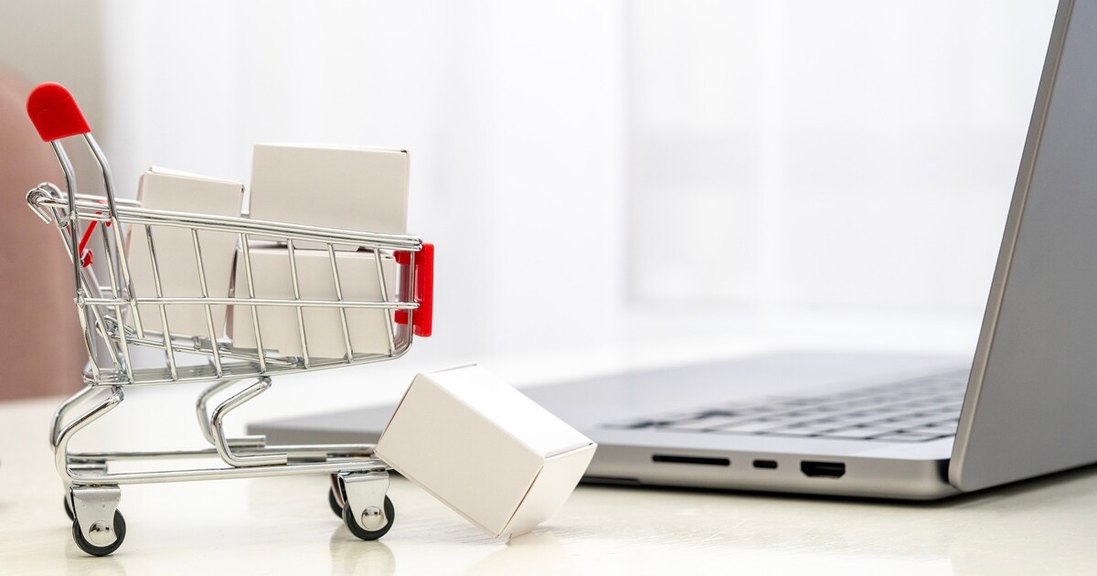 Tallahassee police have arrested a teen for Facebook Marketplace robberies