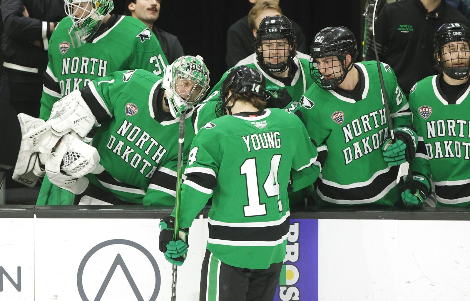 UND follows Dave Hakstol's pre-game message in series-opening win over Miami - Grand Forks Herald