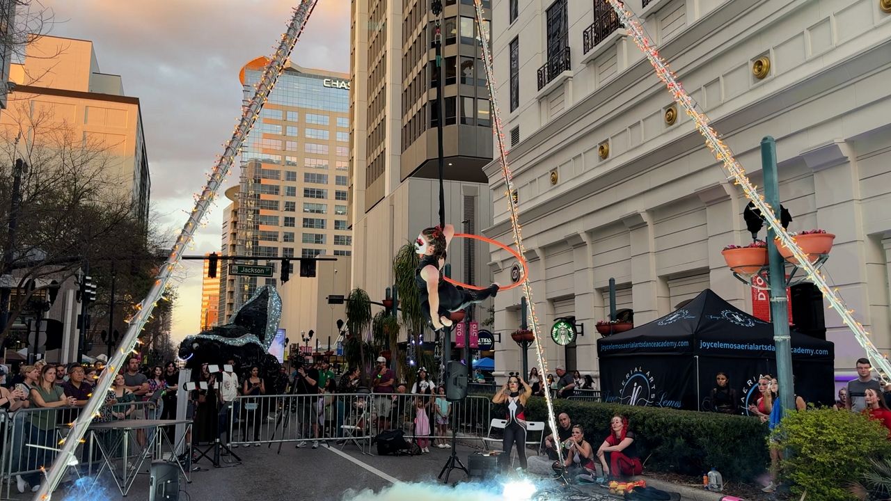 Acrobat performs at IMMERSE festival in downtown Orlando