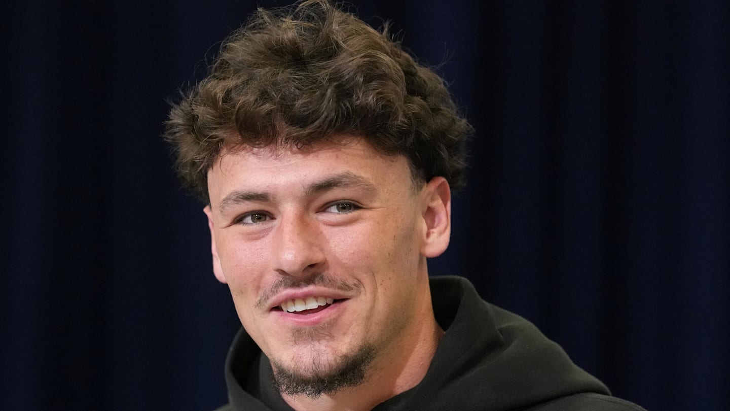 Detroit Lions Target Miami EDGE, Iowa OT in 2026 NFL Mock Draft