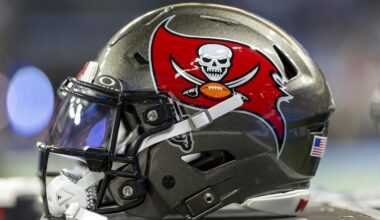 Dolphins Sign Bucs Offensive Veteran After Just One Season in Tampa Bay
