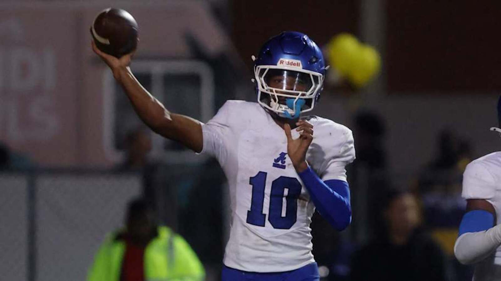 4,800-Yard QB Announces Commitment Timeline After Revealing Top 6 Schools
