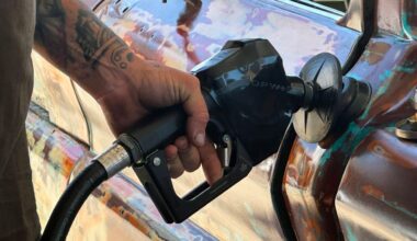A man pumps gas into his truck. (Spectrum Bay News 9/Sarah Blazonis)