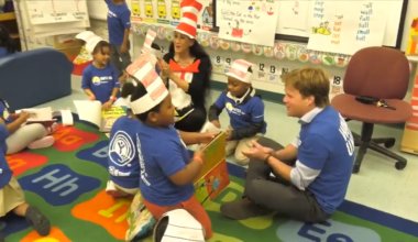 7’s Brandon Beyer reads to children at United Way of Broward event in Fort Lauderdale - WSVN 7News | Miami News, Weather, Sports