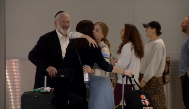 US citizens touch down at MIA after being stranded in Israel amid Operation Epic Fury - WSVN 7News | Miami News, Weather, Sports