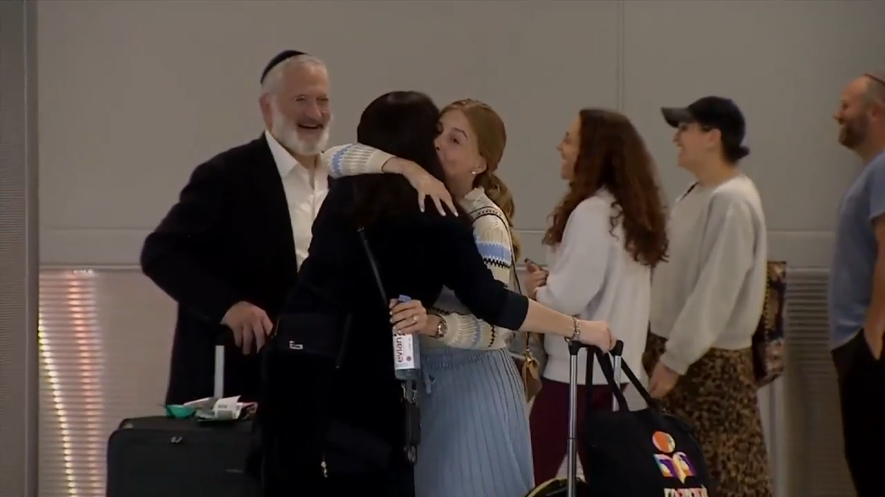 US citizens touch down at MIA after being stranded in Israel amid Operation Epic Fury - WSVN 7News | Miami News, Weather, Sports