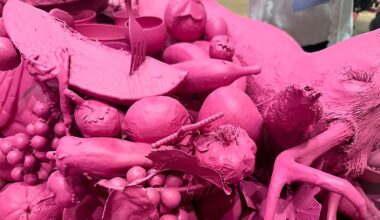 The free art enrichment program caters to our friends with memory impairment. (Spectrum News/Allison Walker)