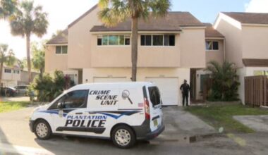 Fire under control after blaze erupts on 2nd floor of Plantation home - WSVN 7News | Miami News, Weather, Sports