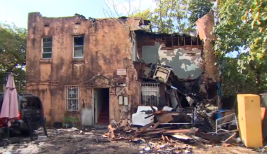 2 displaced after apartment bursts into flames in Miami - WSVN 7News | Miami News, Weather, Sports