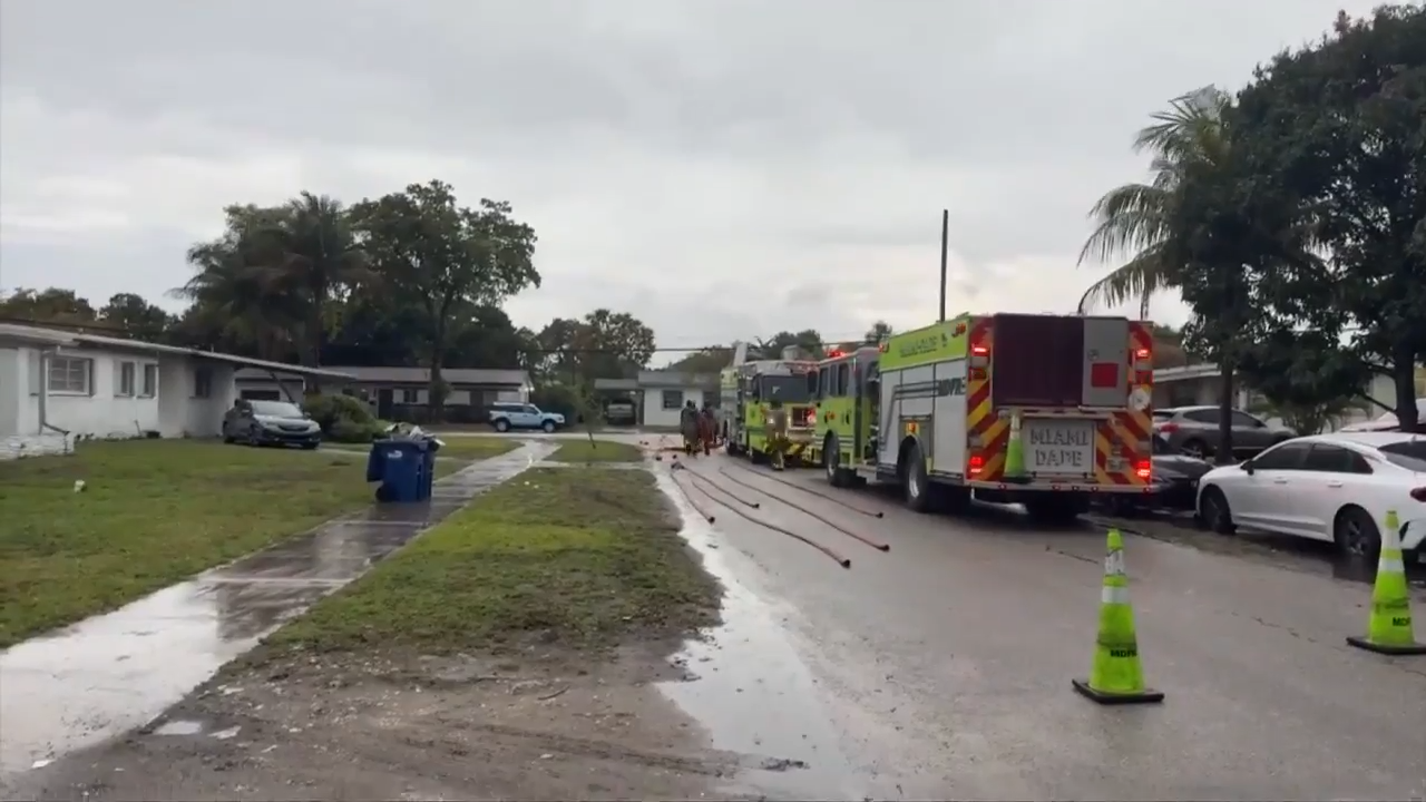 Lightning strike sparks fire in NE Miami-Dade; no injuries reported - WSVN 7News | Miami News, Weather, Sports