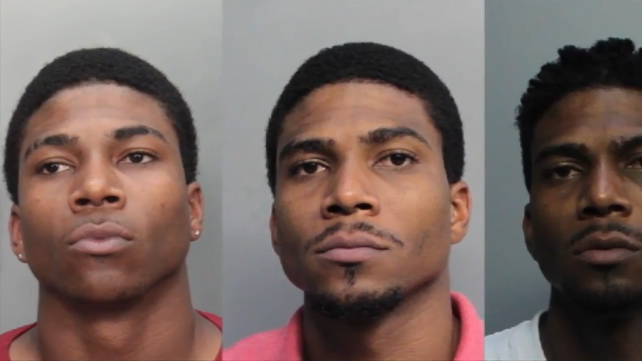 Masked man who robbed woman at South Miami apartment complex is repeat offender, police say - WSVN 7News | Miami News, Weather, Sports