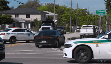 Suspect flees on foot after stealing dump truck in Miami, police say – NBC 6 South Florida