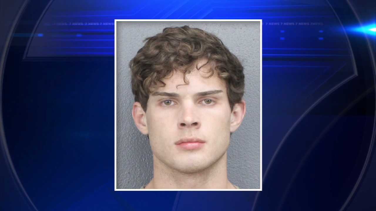 Controversial streamer faces mounting legal troubles following arrest for battery in Fort Lauderdale - WSVN 7News | Miami News, Weather, Sports