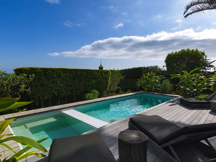 0318-Orlando-Bloom-Malibu-Home-SUB 3