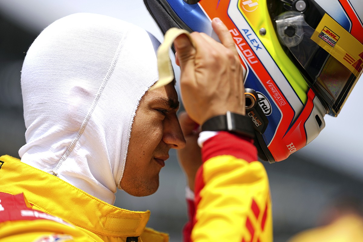 Alex Palou picks up where he left off in IndyCar season opener