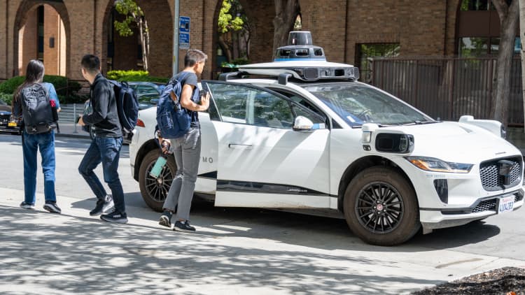2025: The year that the robotaxi went mainstream with Waymo leading the pack
