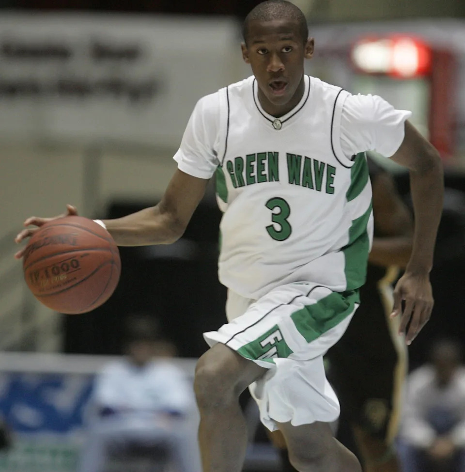 Fort Myers v. Oak Ridge in the state basketball finals at the Lakeland Center on Friday March 6, 2010. Evan Graham brings the ball upcourt.